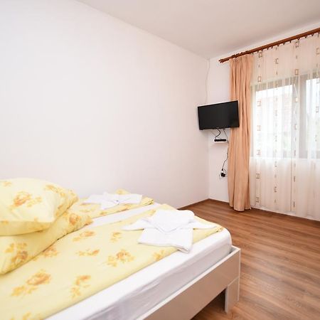 Hotel Casa Para Haţeg Esterno foto