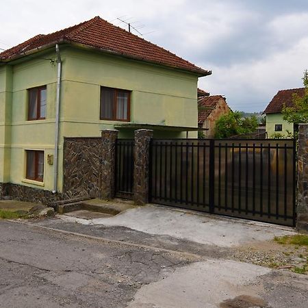 Hotel Casa Para Haţeg Esterno foto